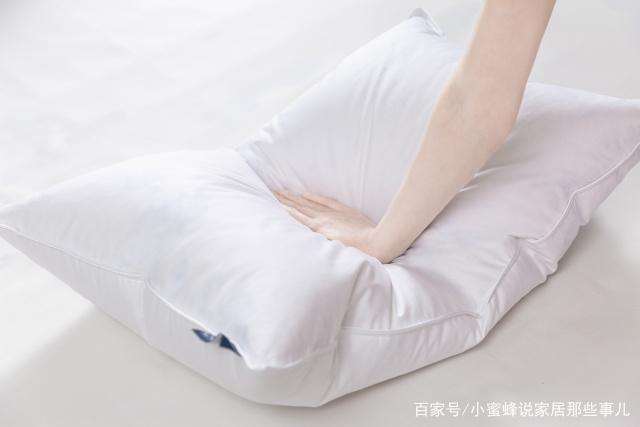 为什么你总是落枕?睡觉时如何保护肩颈