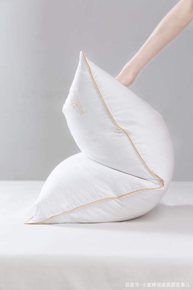 为什么你总是落枕?睡觉时如何保护肩颈